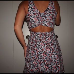 Floral dress with cut-out back!
